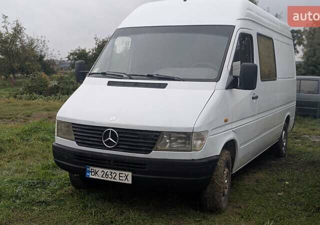 Білий Мерседес Sprinter, об'ємом двигуна 2.3 л та пробігом 452 тис. км за 3650 $, фото 1 на Automoto.ua