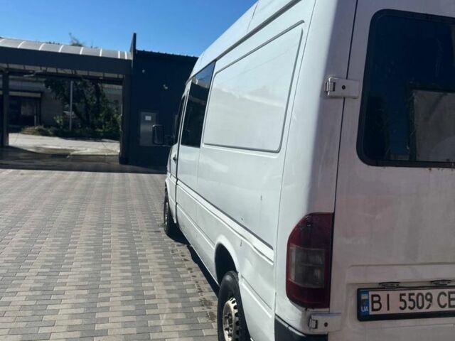 Белый Мерседес Sprinter, объемом двигателя 2.3 л и пробегом 400 тыс. км за 4200 $, фото 7 на Automoto.ua