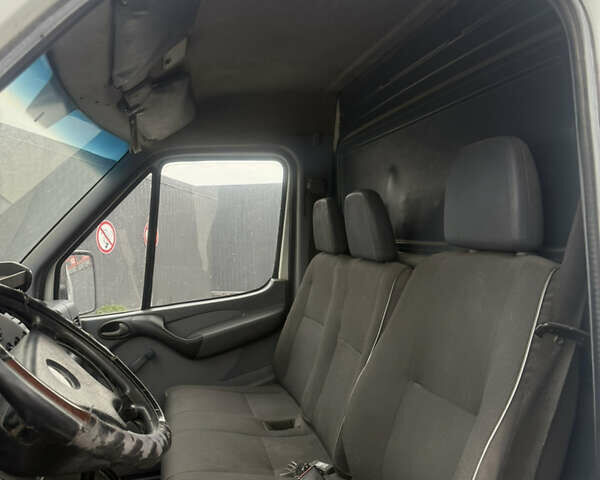 Белый Мерседес Sprinter, объемом двигателя 2.3 л и пробегом 380 тыс. км за 3799 $, фото 6 на Automoto.ua