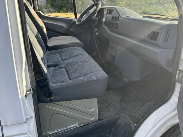 Белый Мерседес Sprinter, объемом двигателя 2.9 л и пробегом 700 тыс. км за 3999 $, фото 10 на Automoto.ua