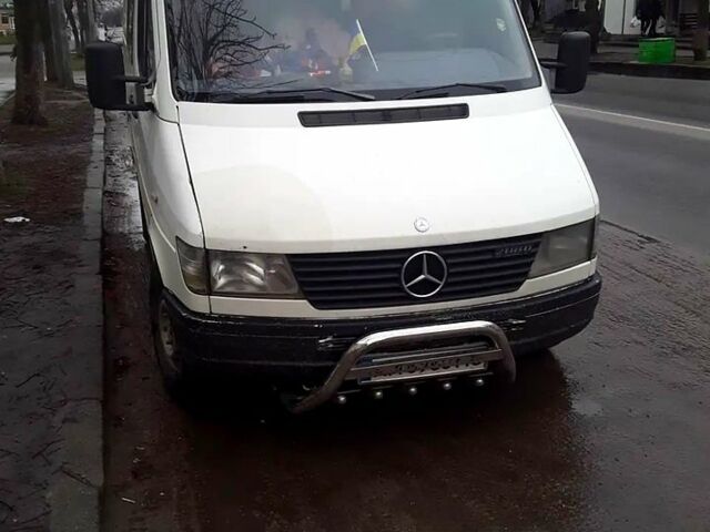 Белый Мерседес Sprinter, объемом двигателя 2.3 л и пробегом 190 тыс. км за 5000 $, фото 1 на Automoto.ua