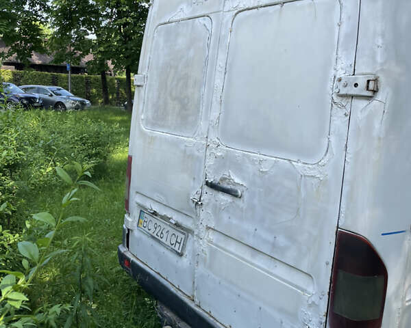 Білий Мерседес Sprinter, об'ємом двигуна 2 л та пробігом 650 тис. км за 1750 $, фото 4 на Automoto.ua