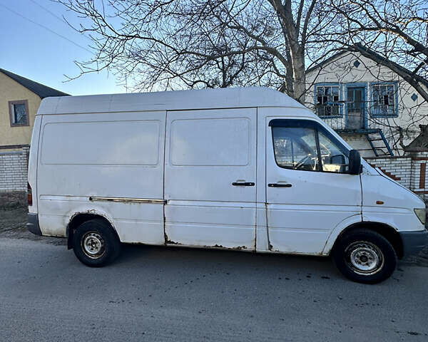 Білий Мерседес Sprinter, об'ємом двигуна 2.3 л та пробігом 400 тис. км за 4100 $, фото 2 на Automoto.ua