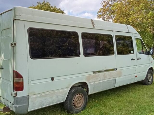 Белый Мерседес Sprinter, объемом двигателя 0 л и пробегом 500 тыс. км за 4600 $, фото 4 на Automoto.ua