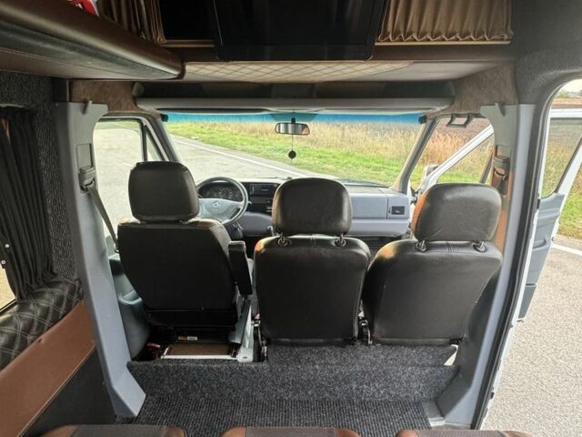 Белый Мерседес Sprinter, объемом двигателя 2.9 л и пробегом 467 тыс. км за 9500 $, фото 2 на Automoto.ua