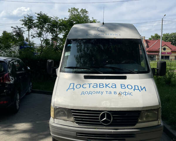 Білий Мерседес Sprinter, об'ємом двигуна 2 л та пробігом 650 тис. км за 1750 $, фото 5 на Automoto.ua