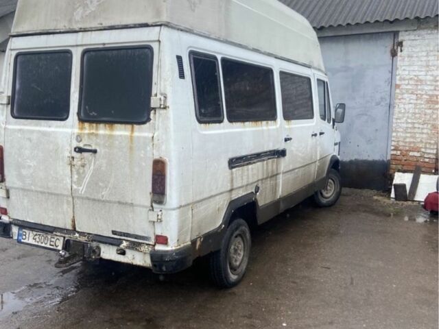 Білий Мерседес Sprinter, об'ємом двигуна 0.23 л та пробігом 269 тис. км за 1950 $, фото 2 на Automoto.ua