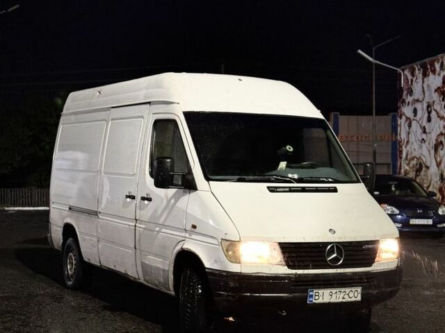 Белый Мерседес Sprinter, объемом двигателя 2.3 л и пробегом 200 тыс. км за 2999 $, фото 9 на Automoto.ua