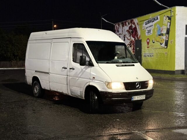 Белый Мерседес Sprinter, объемом двигателя 2.3 л и пробегом 200 тыс. км за 2999 $, фото 8 на Automoto.ua