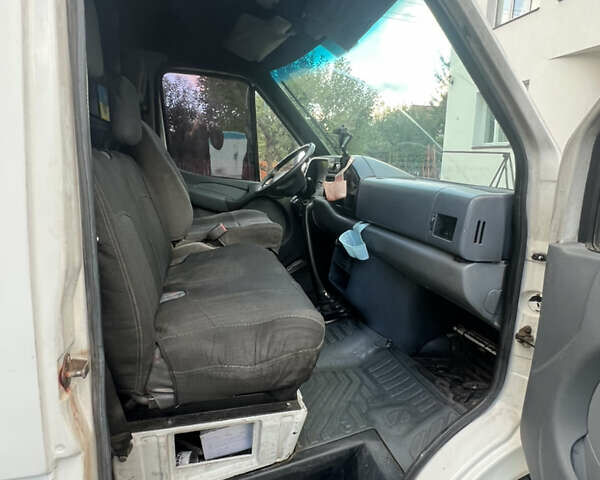 Белый Мерседес Sprinter, объемом двигателя 2.87 л и пробегом 750 тыс. км за 4500 $, фото 8 на Automoto.ua