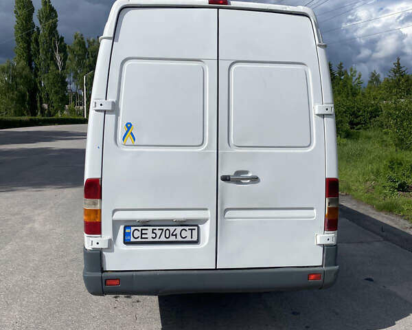 Белый Мерседес Sprinter, объемом двигателя 2.87 л и пробегом 750 тыс. км за 11500 $, фото 4 на Automoto.ua