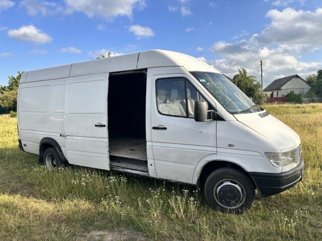 Белый Мерседес Sprinter, объемом двигателя 2.9 л и пробегом 700 тыс. км за 3999 $, фото 3 на Automoto.ua