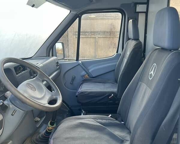 Белый Мерседес Sprinter, объемом двигателя 2.87 л и пробегом 343 тыс. км за 15000 $, фото 6 на Automoto.ua