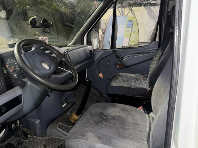 Белый Мерседес Sprinter, объемом двигателя 2.3 л и пробегом 200 тыс. км за 2999 $, фото 10 на Automoto.ua
