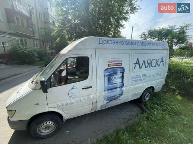 Білий Мерседес Sprinter, об'ємом двигуна 2 л та пробігом 650 тис. км за 1750 $, фото 1 на Automoto.ua