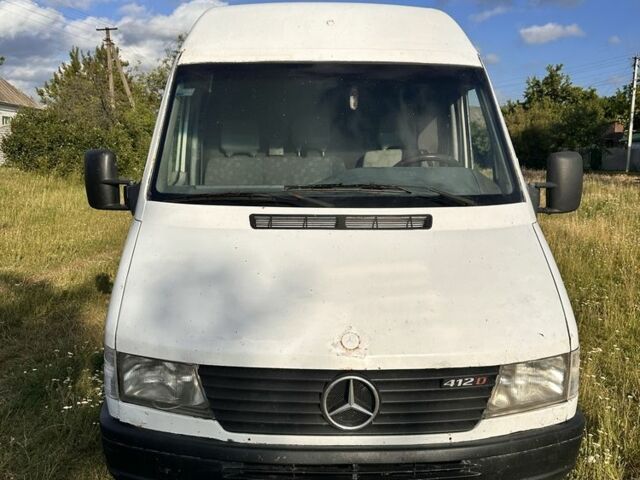 Белый Мерседес Sprinter, объемом двигателя 2.9 л и пробегом 700 тыс. км за 3999 $, фото 1 на Automoto.ua