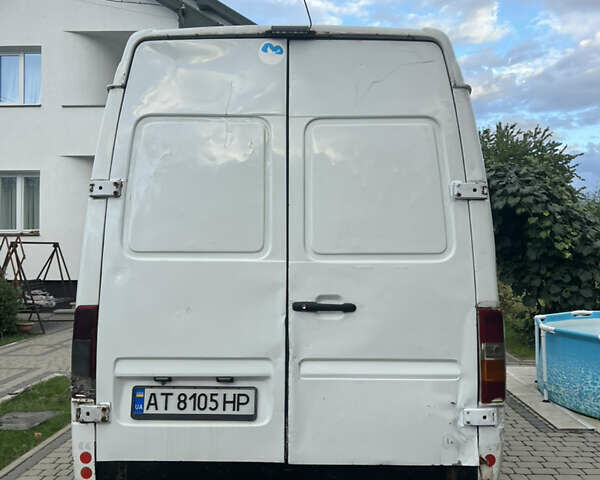 Белый Мерседес Sprinter, объемом двигателя 2.87 л и пробегом 750 тыс. км за 4500 $, фото 5 на Automoto.ua