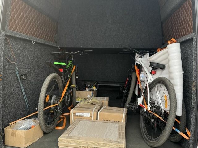 Белый Мерседес Sprinter, объемом двигателя 2.9 л и пробегом 467 тыс. км за 9500 $, фото 4 на Automoto.ua