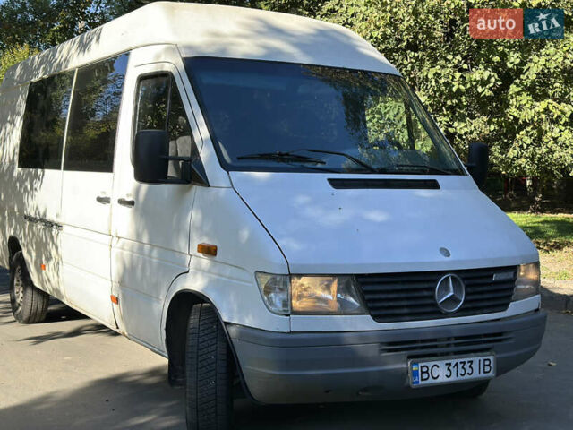Белый Мерседес Sprinter, объемом двигателя 2.87 л и пробегом 350 тыс. км за 6000 $, фото 2 на Automoto.ua