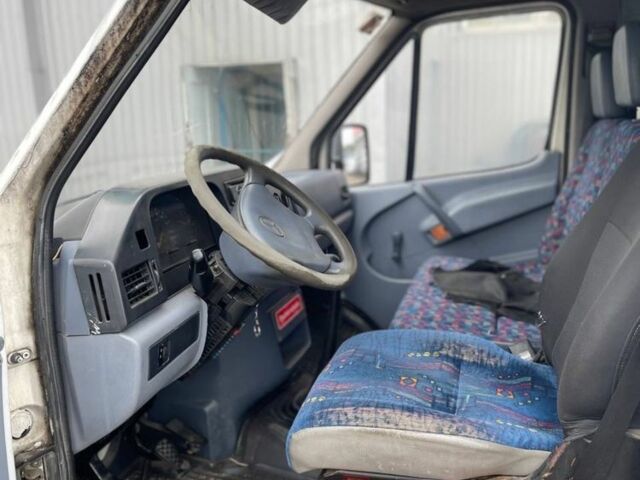 Білий Мерседес Sprinter, об'ємом двигуна 2.3 л та пробігом 300 тис. км за 2900 $, фото 5 на Automoto.ua