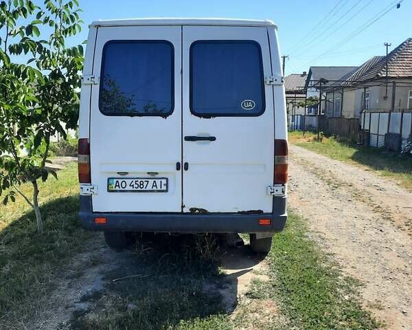 Белый Мерседес Sprinter, объемом двигателя 2.3 л и пробегом 970 тыс. км за 3200 $, фото 1 на Automoto.ua