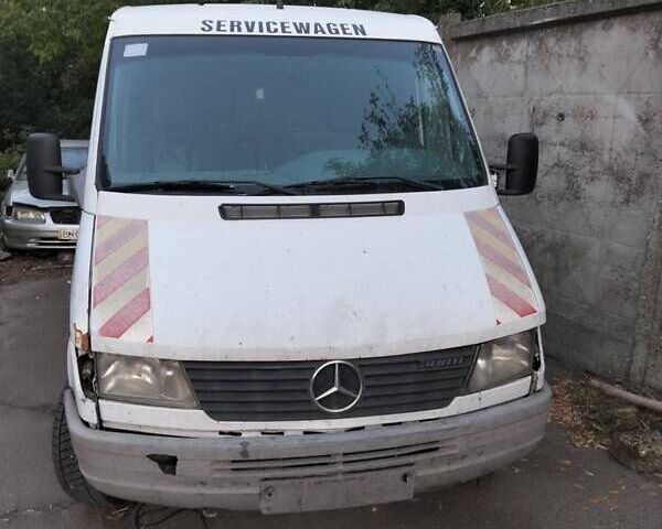 Белый Мерседес Sprinter, объемом двигателя 2.3 л и пробегом 300 тыс. км за 3000 $, фото 7 на Automoto.ua