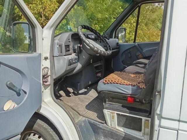 Белый Мерседес Sprinter, объемом двигателя 0 л и пробегом 500 тыс. км за 4600 $, фото 6 на Automoto.ua