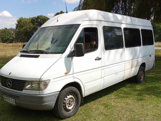 Белый Мерседес Sprinter, объемом двигателя 0 л и пробегом 500 тыс. км за 4600 $, фото 1 на Automoto.ua