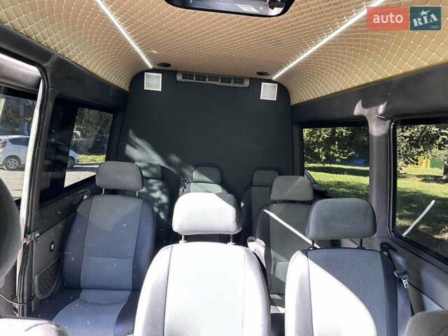 Белый Мерседес Sprinter, объемом двигателя 2.87 л и пробегом 350 тыс. км за 6000 $, фото 8 на Automoto.ua