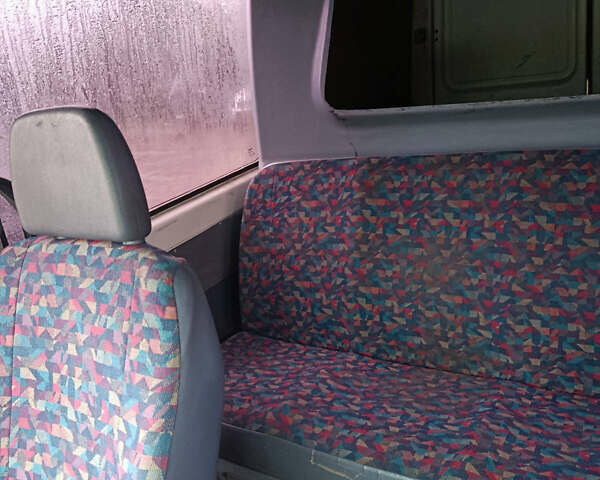 Белый Мерседес Sprinter, объемом двигателя 2.29 л и пробегом 500 тыс. км за 4500 $, фото 6 на Automoto.ua