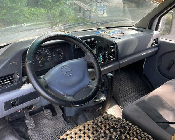 Білий Мерседес Sprinter, об'ємом двигуна 2 л та пробігом 650 тис. км за 1750 $, фото 2 на Automoto.ua