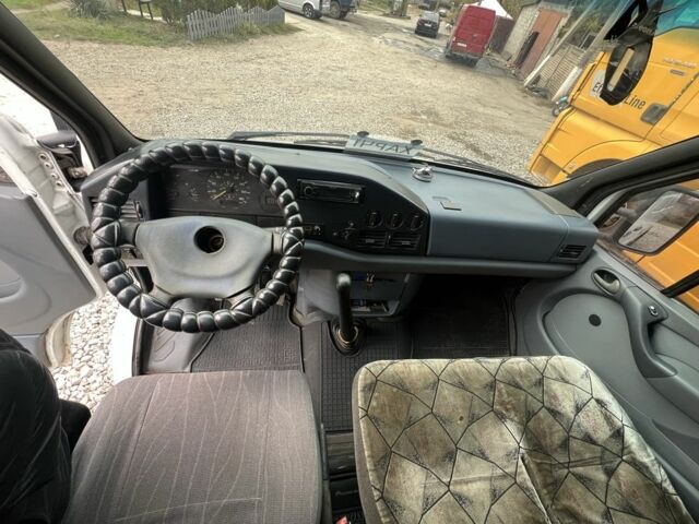 Білий Мерседес Sprinter, об'ємом двигуна 2.9 л та пробігом 720 тис. км за 10000 $, фото 9 на Automoto.ua