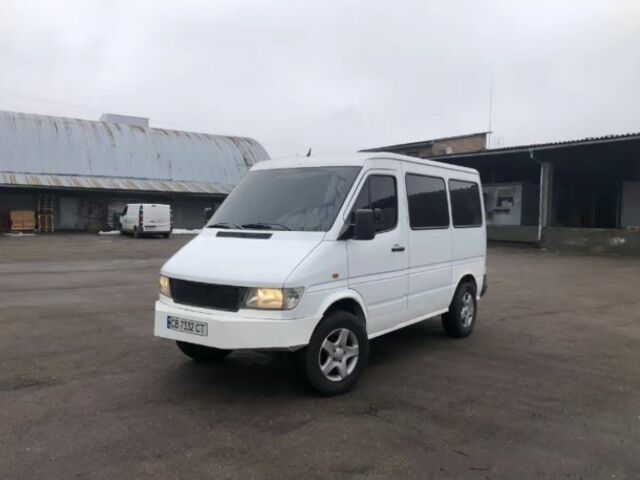 Белый Мерседес Sprinter, объемом двигателя 2.9 л и пробегом 300 тыс. км за 6000 $, фото 4 на Automoto.ua