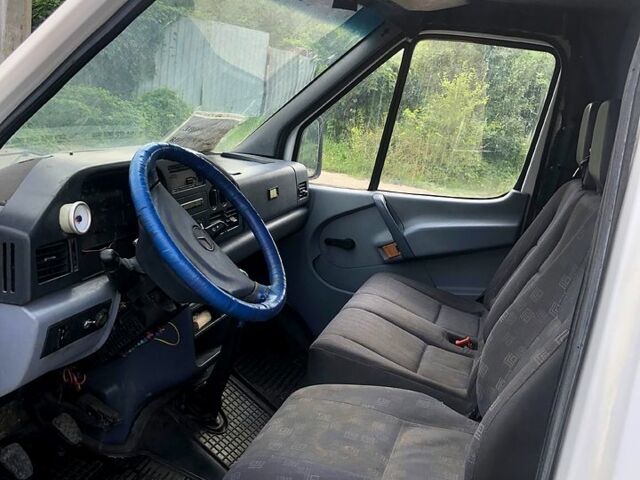 Белый Мерседес Sprinter, объемом двигателя 2.3 л и пробегом 258 тыс. км за 3499 $, фото 9 на Automoto.ua