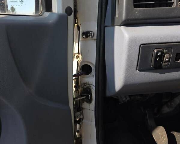 Белый Мерседес Sprinter, объемом двигателя 2.87 л и пробегом 1000 тыс. км за 7800 $, фото 13 на Automoto.ua