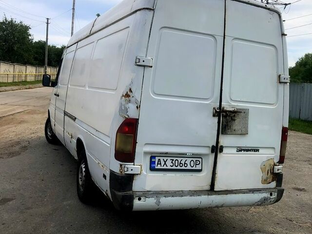 Белый Мерседес Sprinter, объемом двигателя 2.3 л и пробегом 258 тыс. км за 3499 $, фото 5 на Automoto.ua