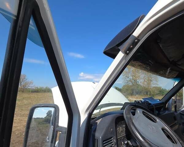 Белый Мерседес Sprinter, объемом двигателя 2.87 л и пробегом 1000 тыс. км за 7800 $, фото 17 на Automoto.ua