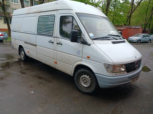 Білий Мерседес Sprinter, об'ємом двигуна 0 л та пробігом 450 тис. км за 4300 $, фото 2 на Automoto.ua