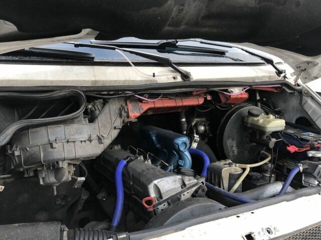 Белый Мерседес Sprinter, объемом двигателя 2.9 л и пробегом 300 тыс. км за 6000 $, фото 2 на Automoto.ua