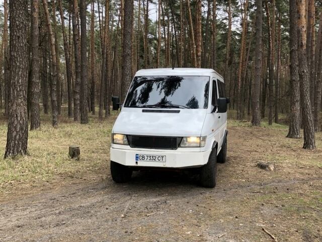 Белый Мерседес Sprinter, объемом двигателя 2.9 л и пробегом 300 тыс. км за 6000 $, фото 7 на Automoto.ua