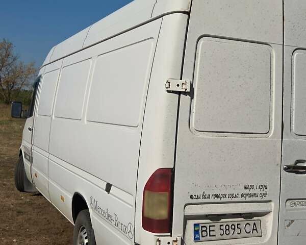 Белый Мерседес Sprinter, объемом двигателя 2.87 л и пробегом 1000 тыс. км за 7800 $, фото 3 на Automoto.ua
