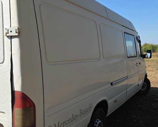 Белый Мерседес Sprinter, объемом двигателя 2.87 л и пробегом 1000 тыс. км за 7800 $, фото 2 на Automoto.ua