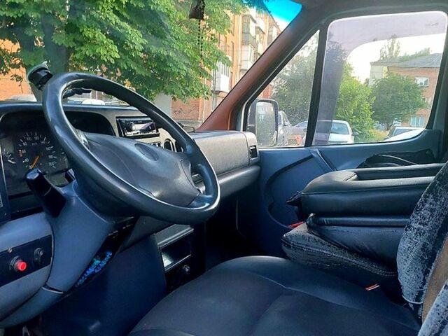Белый Мерседес Sprinter, объемом двигателя 2.9 л и пробегом 840 тыс. км за 4700 $, фото 4 на Automoto.ua
