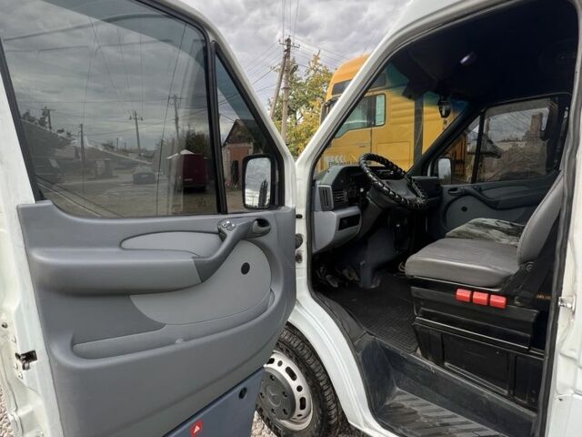 Білий Мерседес Sprinter, об'ємом двигуна 2.9 л та пробігом 720 тис. км за 10000 $, фото 10 на Automoto.ua