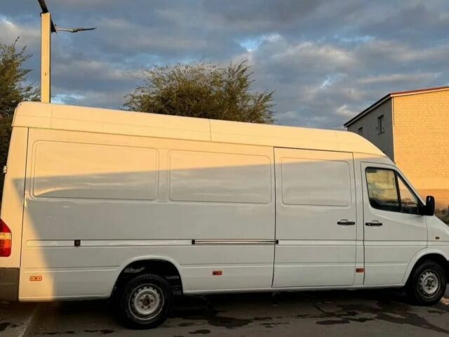 Білий Мерседес Sprinter, об'ємом двигуна 2.8 л та пробігом 345 тис. км за 3200 $, фото 1 на Automoto.ua