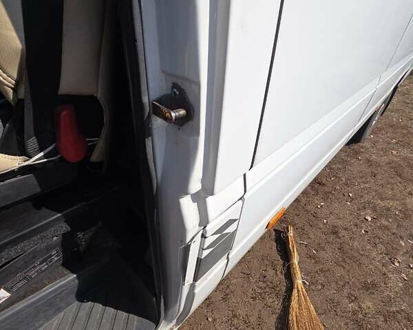 Белый Мерседес Sprinter, объемом двигателя 2.87 л и пробегом 1000 тыс. км за 7800 $, фото 21 на Automoto.ua