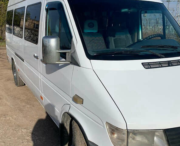 Белый Мерседес Sprinter, объемом двигателя 2.87 л и пробегом 351 тыс. км за 10200 $, фото 3 на Automoto.ua