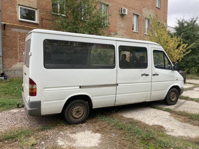 Белый Мерседес Sprinter, объемом двигателя 0 л и пробегом 400 тыс. км за 4500 $, фото 3 на Automoto.ua