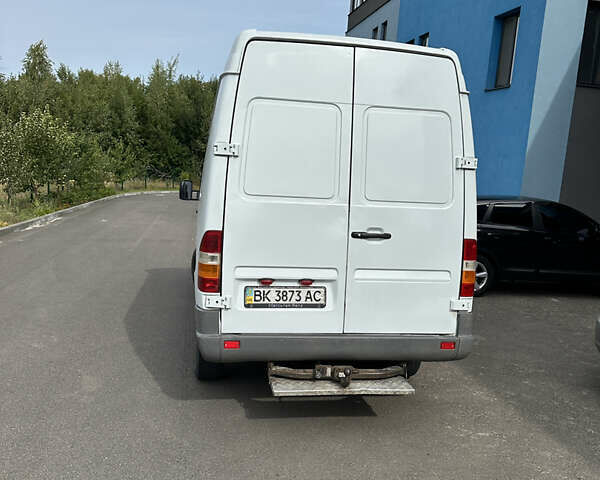 Белый Мерседес Sprinter, объемом двигателя 2.9 л и пробегом 540 тыс. км за 6700 $, фото 9 на Automoto.ua
