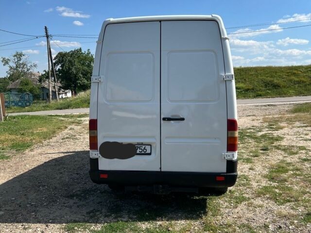 Белый Мерседес Sprinter, объемом двигателя 2.9 л и пробегом 600 тыс. км за 2000 $, фото 3 на Automoto.ua
